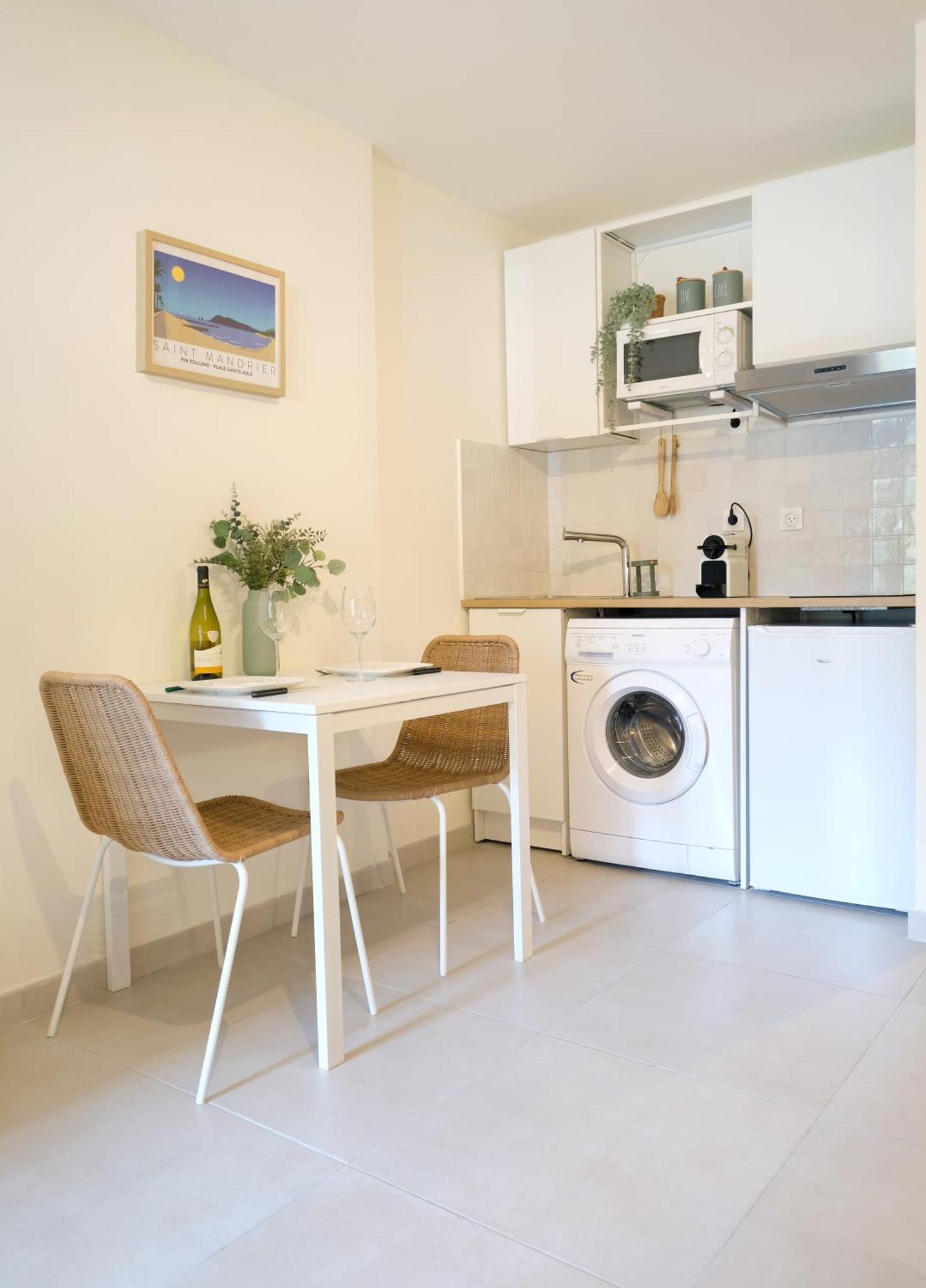 Studio Renove, 5Mn Plage, Terrasse, Clim, Velos Saint-Mandrier-sur-Mer Bagian luar foto